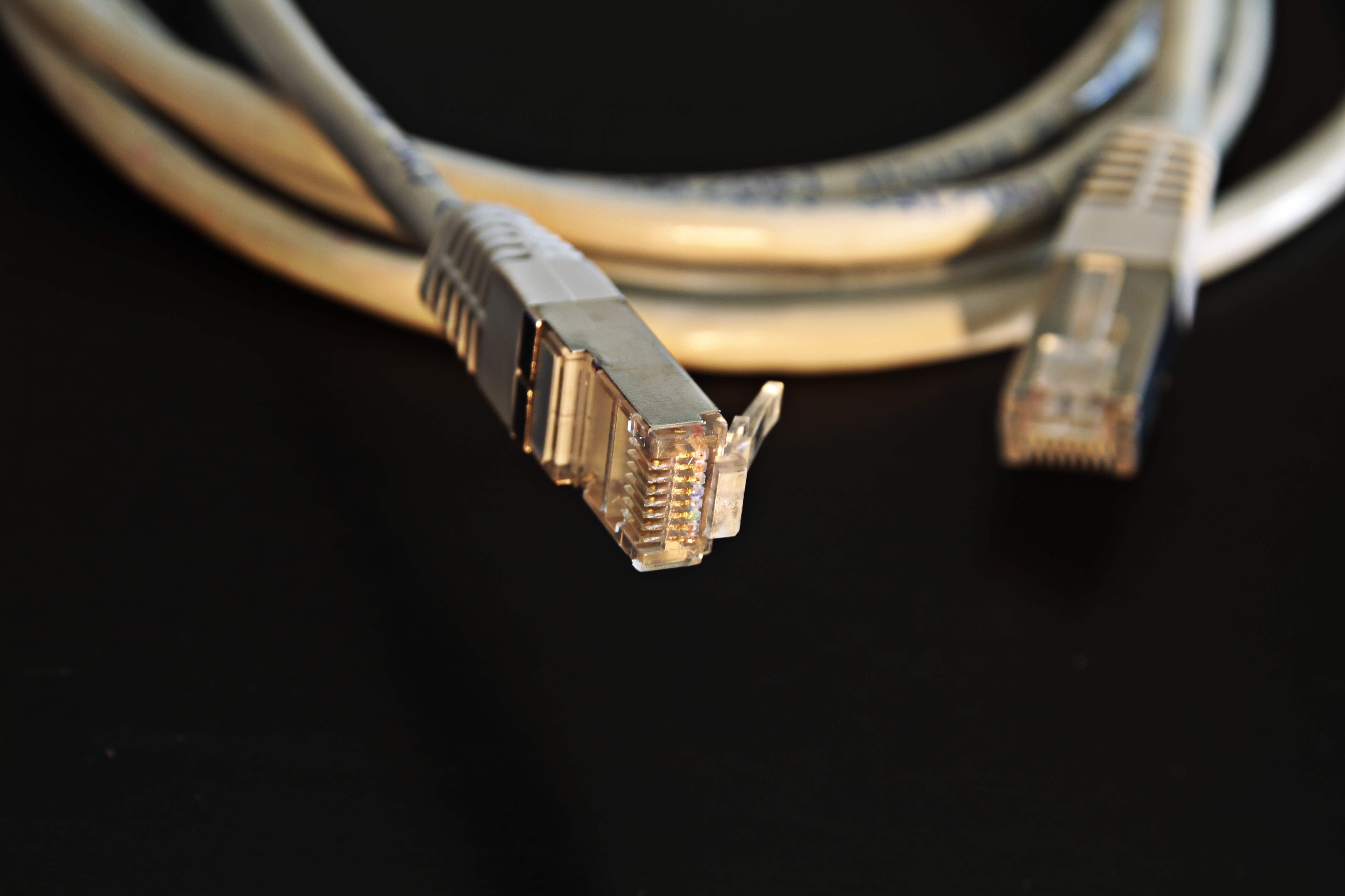 close-up-cord-ethernet-cable-163047_1.jpg